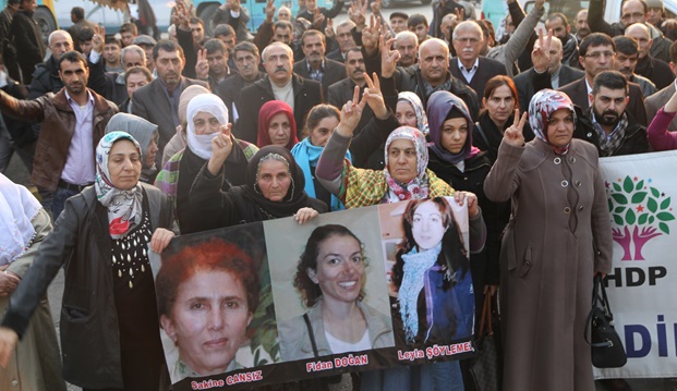 Kocaeli'de Paris Katliamı anması